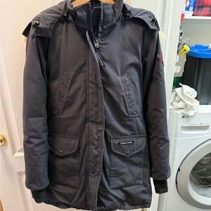 Canada Goose Women’s Navy parka - Medium